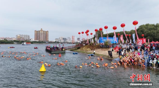 ���(d��ng)�F(xi��n)��(ch��ng)����Ӿʿ��������ˮ����ʯ���� �z