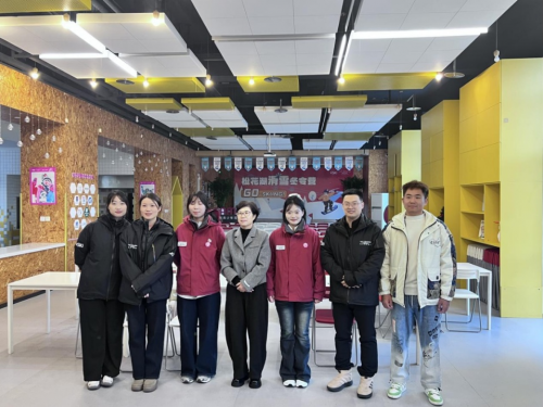 ����P(����)��ꐿ���(��һ)�c���L(zh��ng)��(�Ҷ�)����У�ڍ���(sh��)��(x��)����Ӱ����