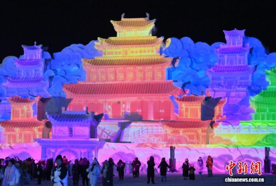 12��26�գ������L��ɽ��ѩ��桰�����m����ʽ������������ �z