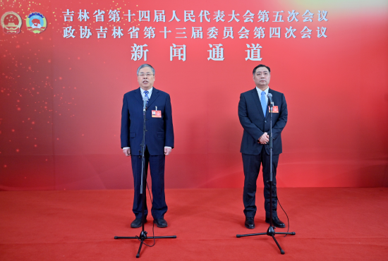 1��26�գ������f(xi��)����ʡ��ʮ����ί�T��(hu��)���ĴΕ�(hu��)�hί�Tͨ���������۝�(��һ)�ش�ӛ���ᆖ�� ���� �z